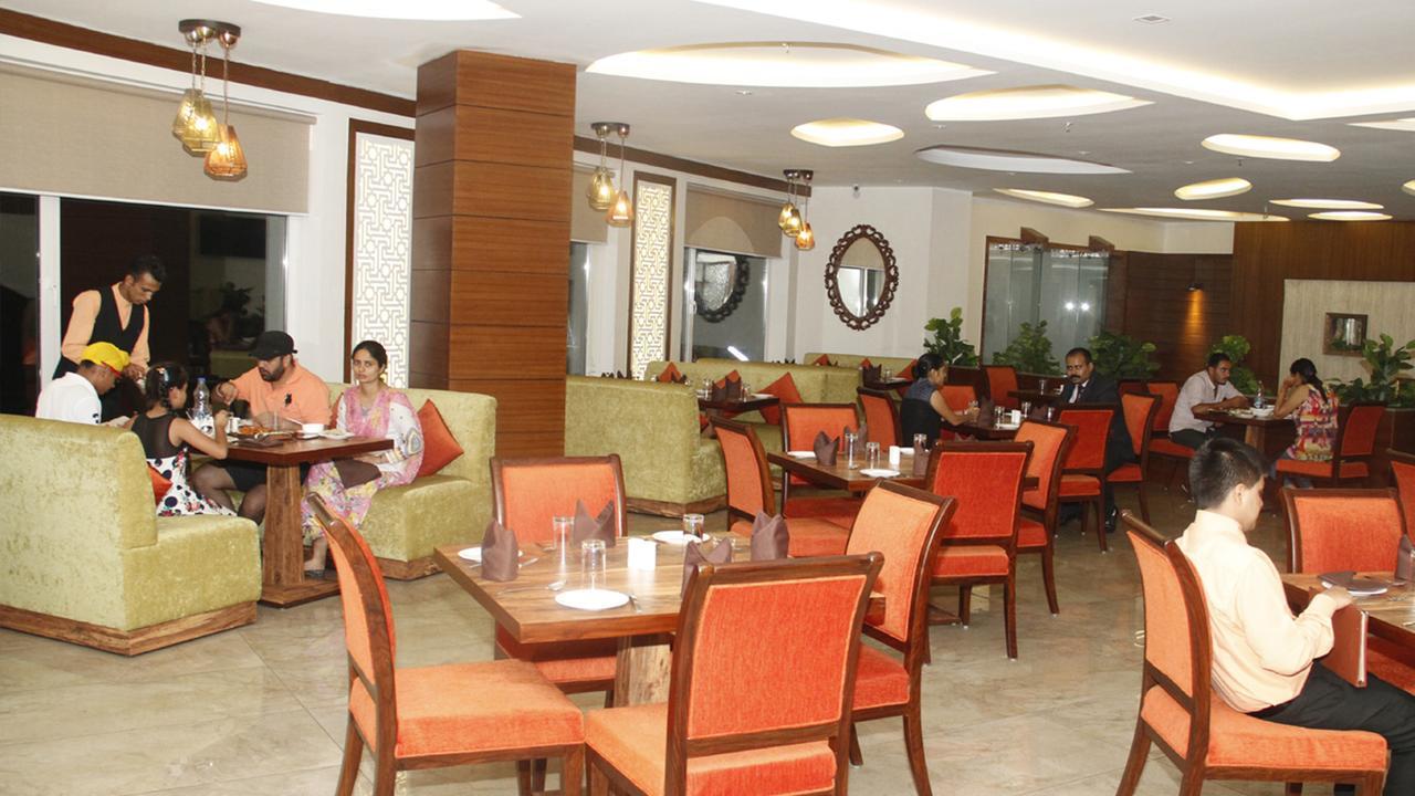 Grand Hotel Nawanshahr Nawāshahr المظهر الخارجي الصورة