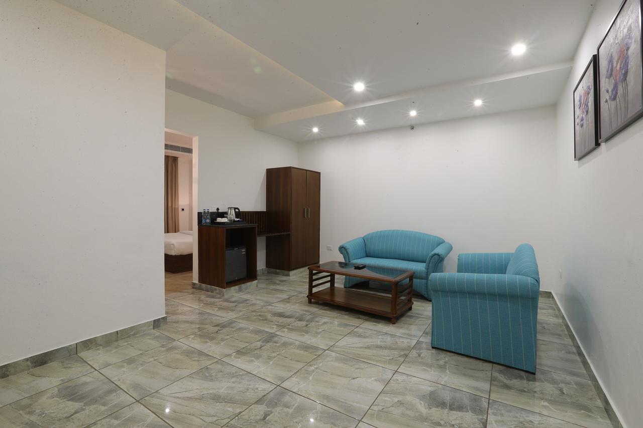 Grand Hotel Nawanshahr Nawāshahr المظهر الخارجي الصورة