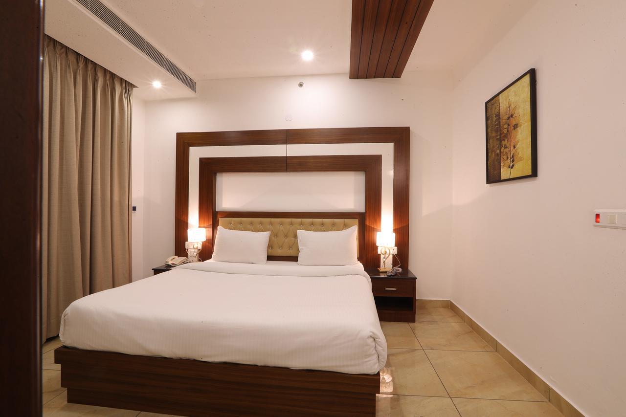 Grand Hotel Nawanshahr Nawāshahr المظهر الخارجي الصورة