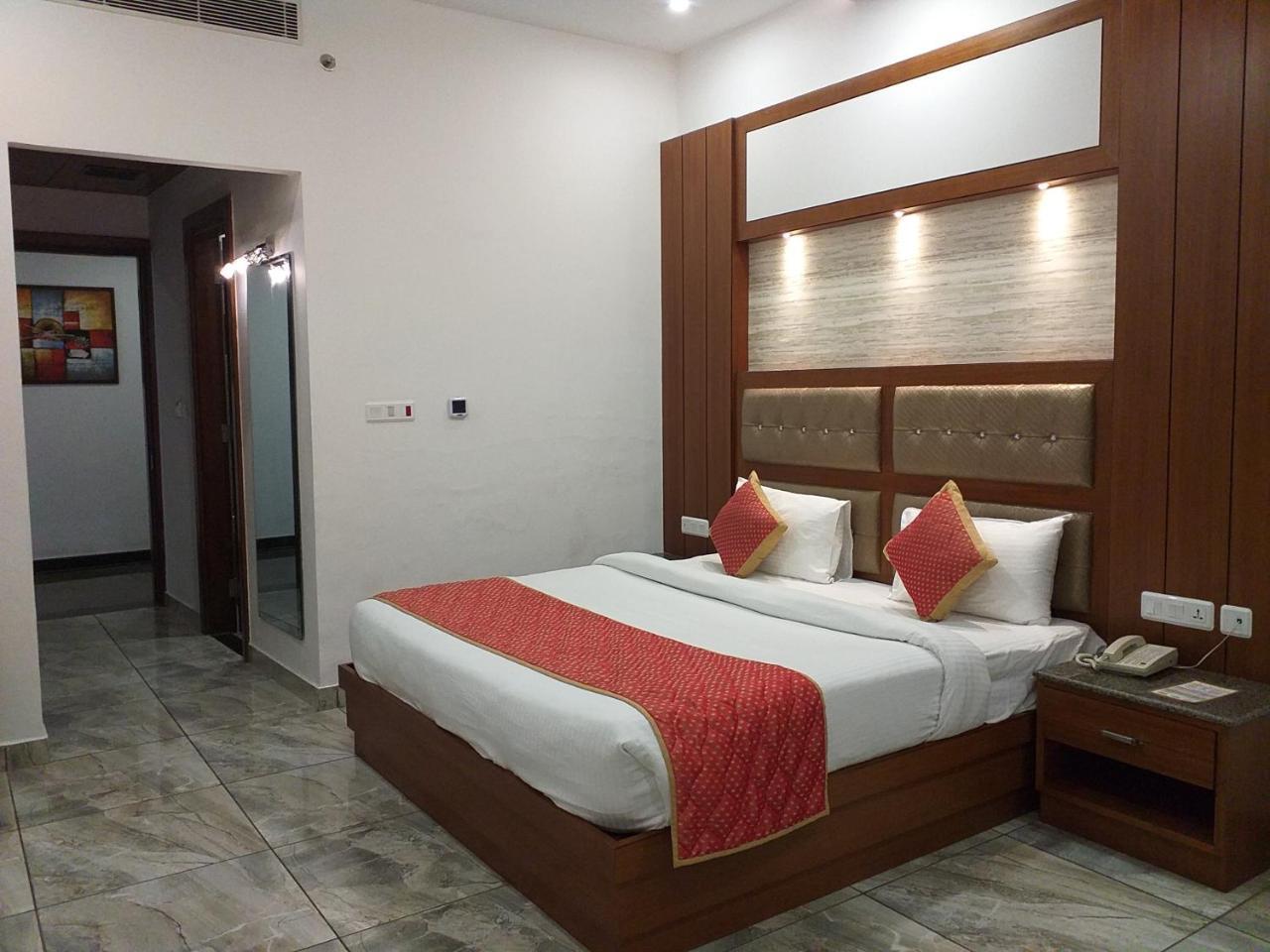 Grand Hotel Nawanshahr Nawāshahr المظهر الخارجي الصورة